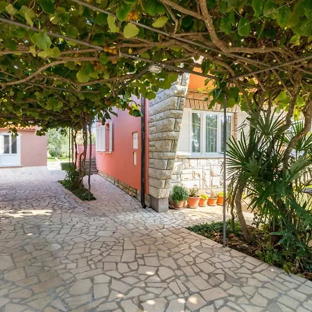 Jere-2 By Interhome * Pula