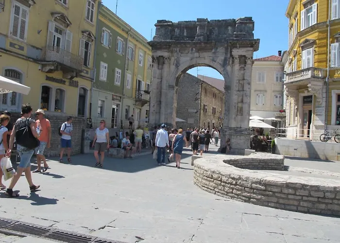 Jere-2 By Interhome Apartman Póla